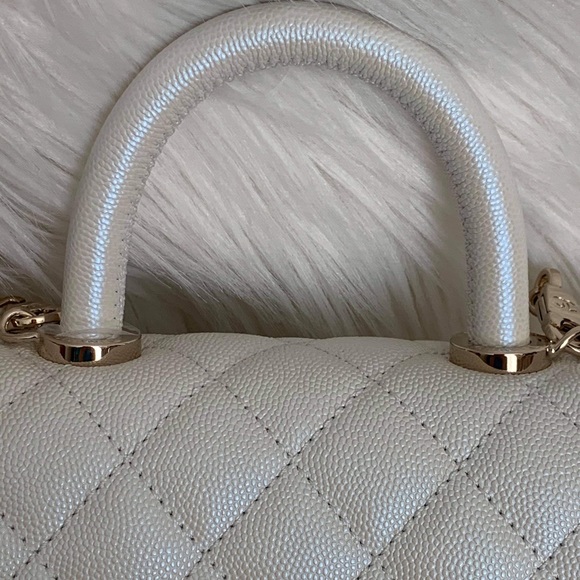 ❌❌Sold❌❌Extra Mini Coco Handle Iridescentwhite - Picture 4 of 16